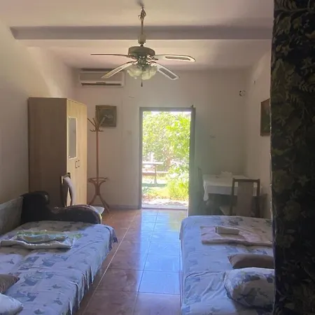 Sunny Apartment *